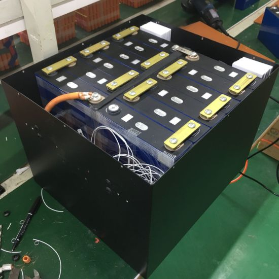 Batterie au lithium LiFePO4 à cycle profond 72V 100ah pour système CC/RV/bateau/système d&#39;alimentation solaire