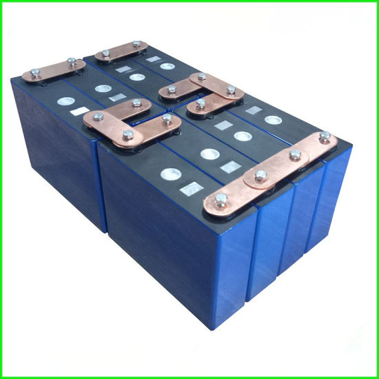 Batterie rechargeable solaire LiFePO4 de stockage à long cycle 12V 120ah 240ah pour les batteries d&#39;abri de jardin de bateau de camping-car
