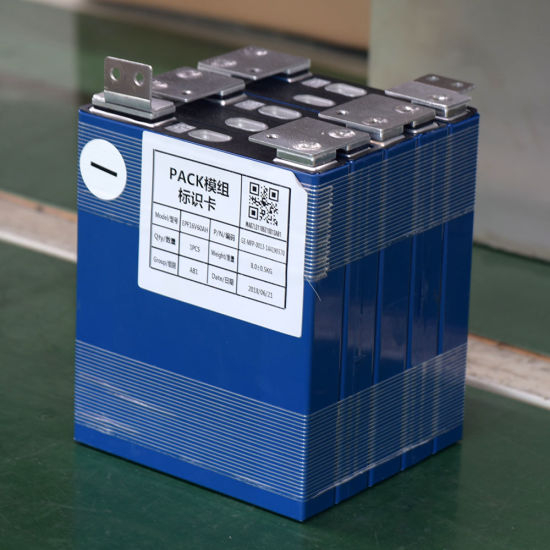 Pack de batterie au lithium personnalisé dans la batterie de voiture avec chargeur