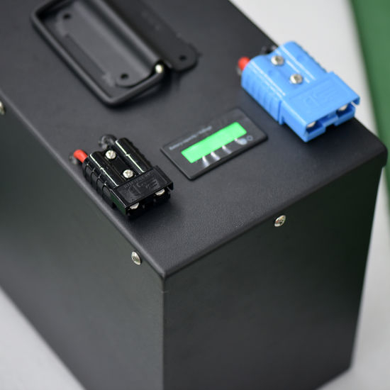 Batterie de haute qualité LiFePO4 12V 200ah de stockage à cycle profond pour RV/système solaire/yacht/chariots de golf