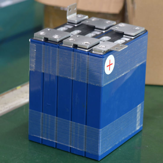 Pack de batterie au lithium personnalisé dans la batterie de voiture avec chargeur